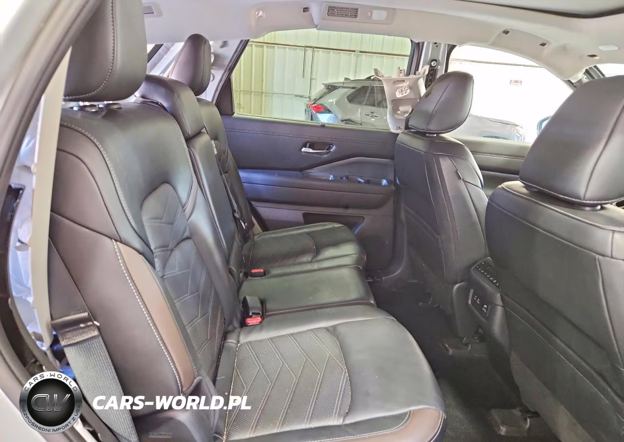2025 Nissan Pathfinder Platinum VIN:5N1DR3DJXSC281006 - 11