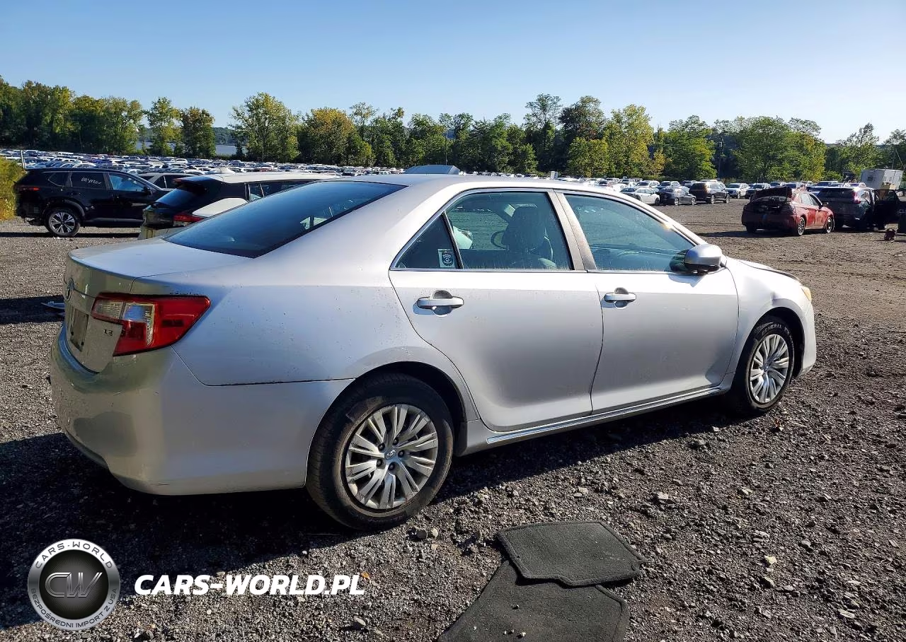 2013 Toyota Camry Le VIN:4T4BF1FK7DR321636 - 3