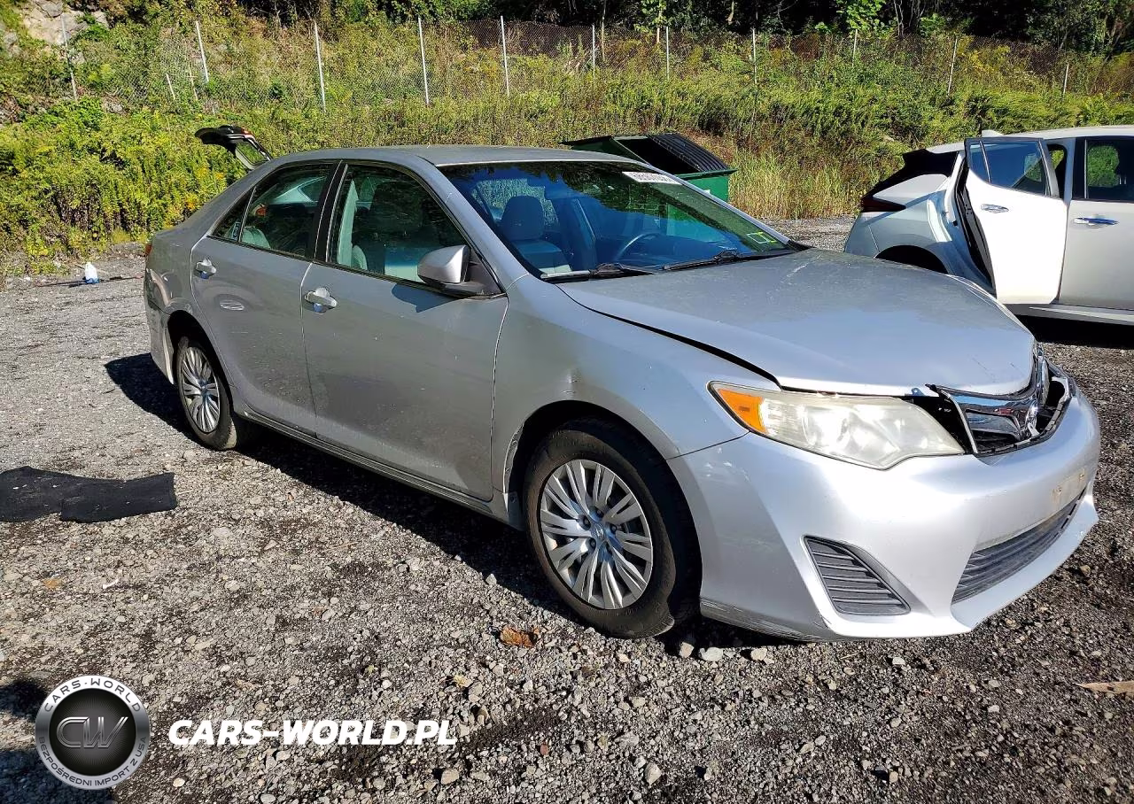 2013 Toyota Camry Le VIN:4T4BF1FK7DR321636 - 4