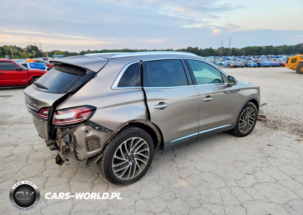 2019 Lincoln Nautilus Reserve VIN:2LMPJ6L98KBL32181 - 3
