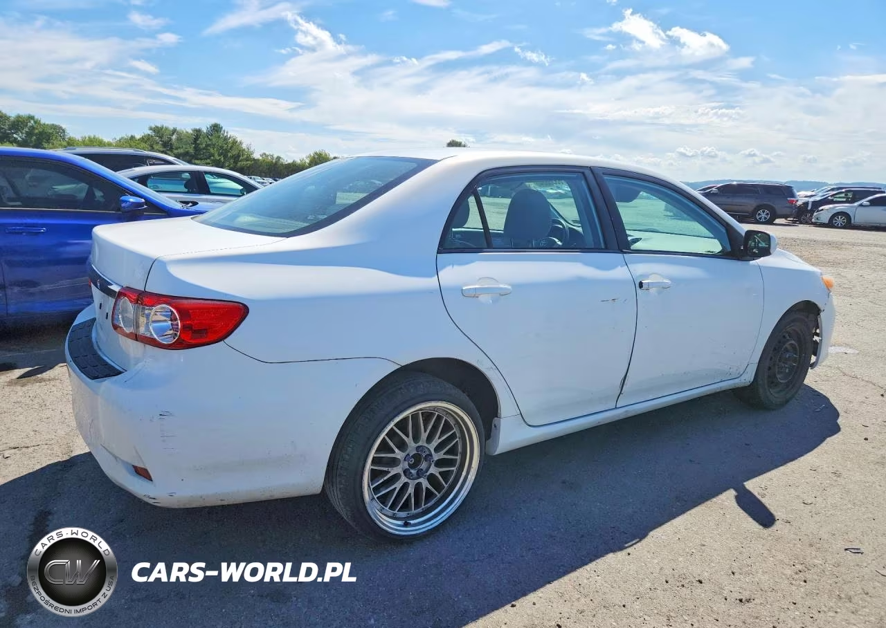2012 Toyota Corolla Le VIN:2T1BU4EEXCC884855 - 3