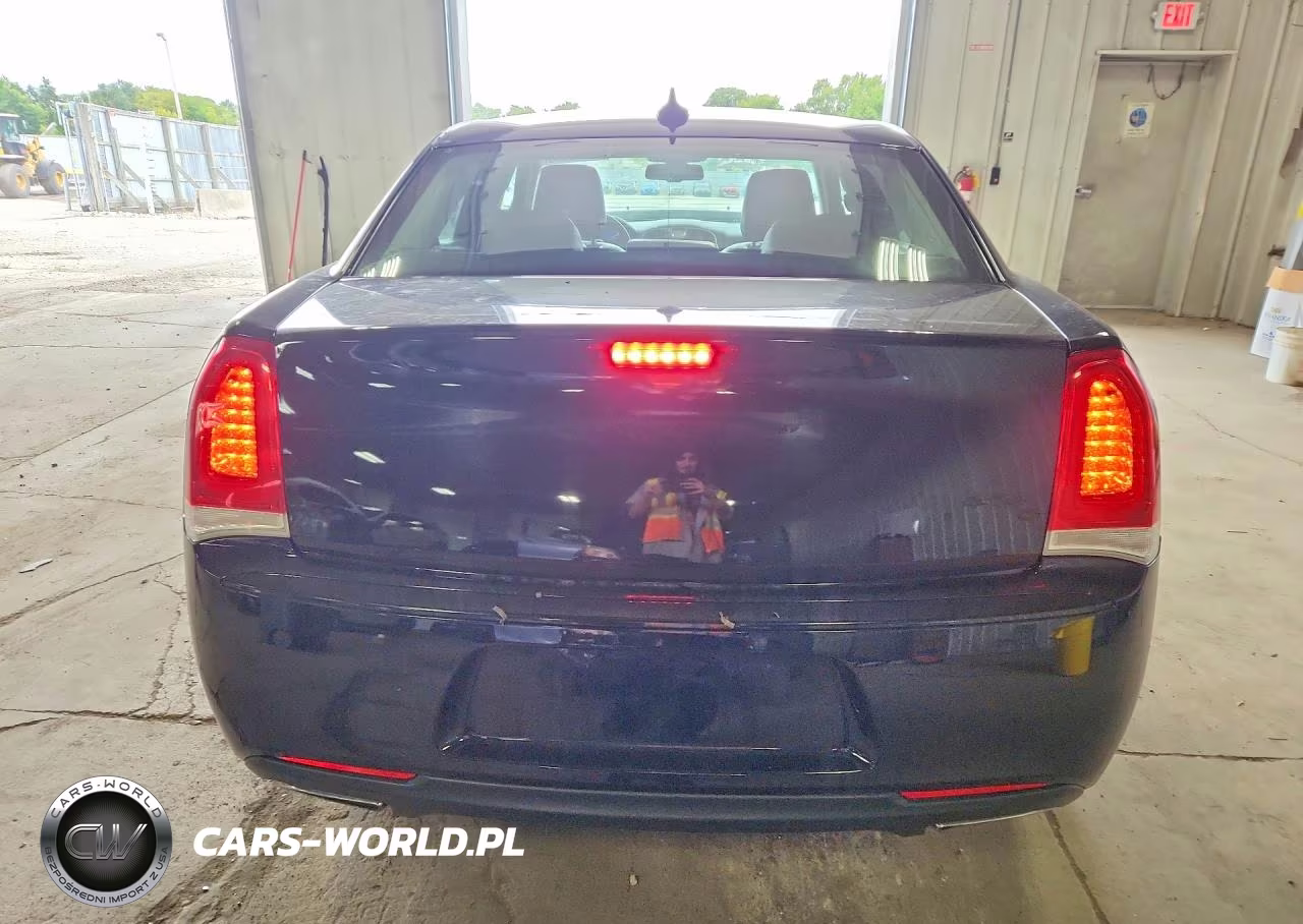 2017 Chrysler 300C VIN:2C3CCAEG2HH564891 - 6