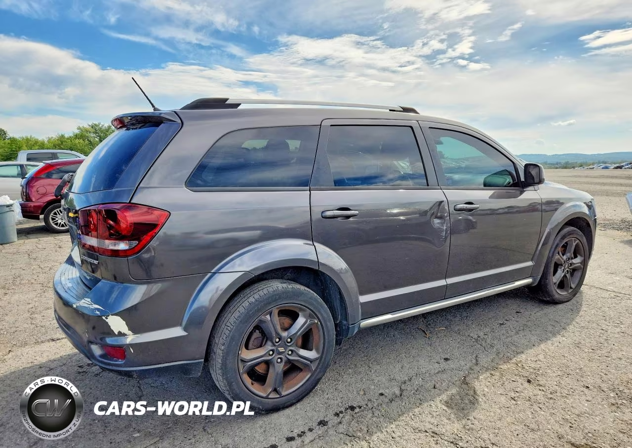 2018 Dodge Journey Crossroad VIN:3C4PDDGG9JT387228 - 3