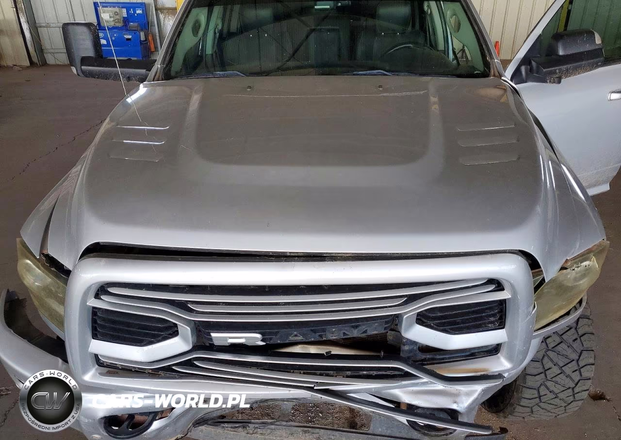 2018 Ram 2500 Laramie VIN:3C6UR5NL1JG380736 - 11