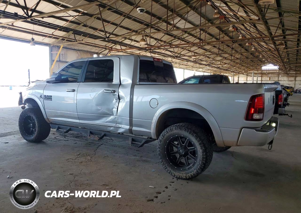 2018 Ram 2500 Laramie VIN:3C6UR5NL1JG380736 - 2