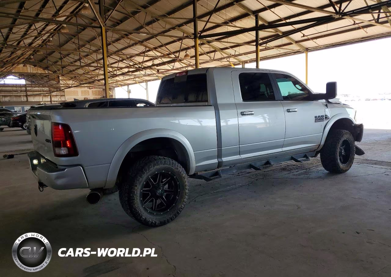 2018 Ram 2500 Laramie VIN:3C6UR5NL1JG380736 - 3