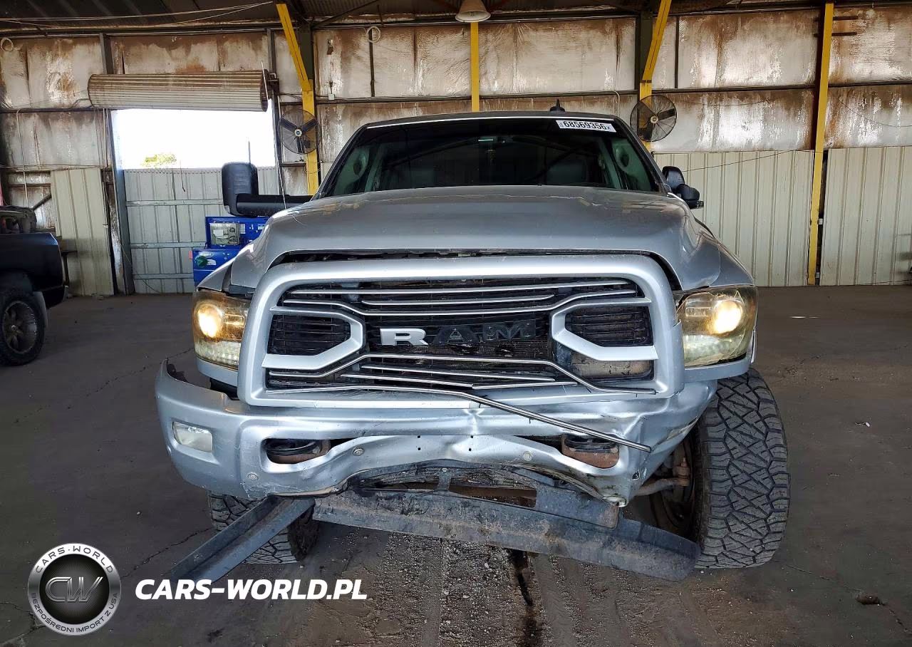 2018 Ram 2500 Laramie VIN:3C6UR5NL1JG380736 - 5