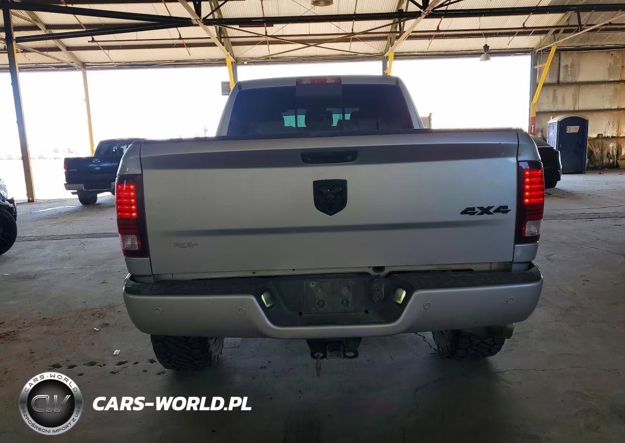 2018 Ram 2500 Laramie VIN:3C6UR5NL1JG380736 - 6