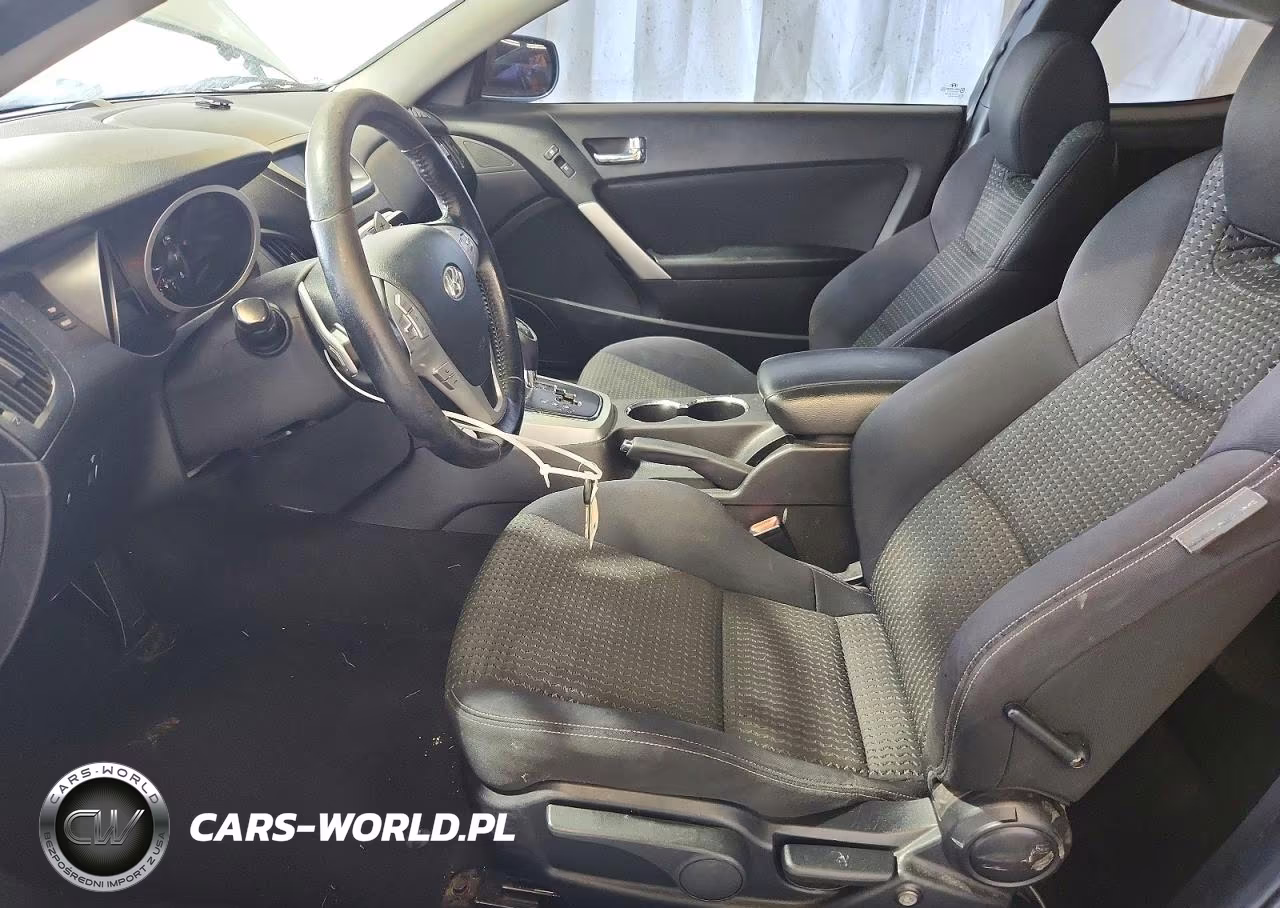 2010 Hyundai Genesis Coupe 2.0T VIN:KMHHT6KDXAU028021 - 7