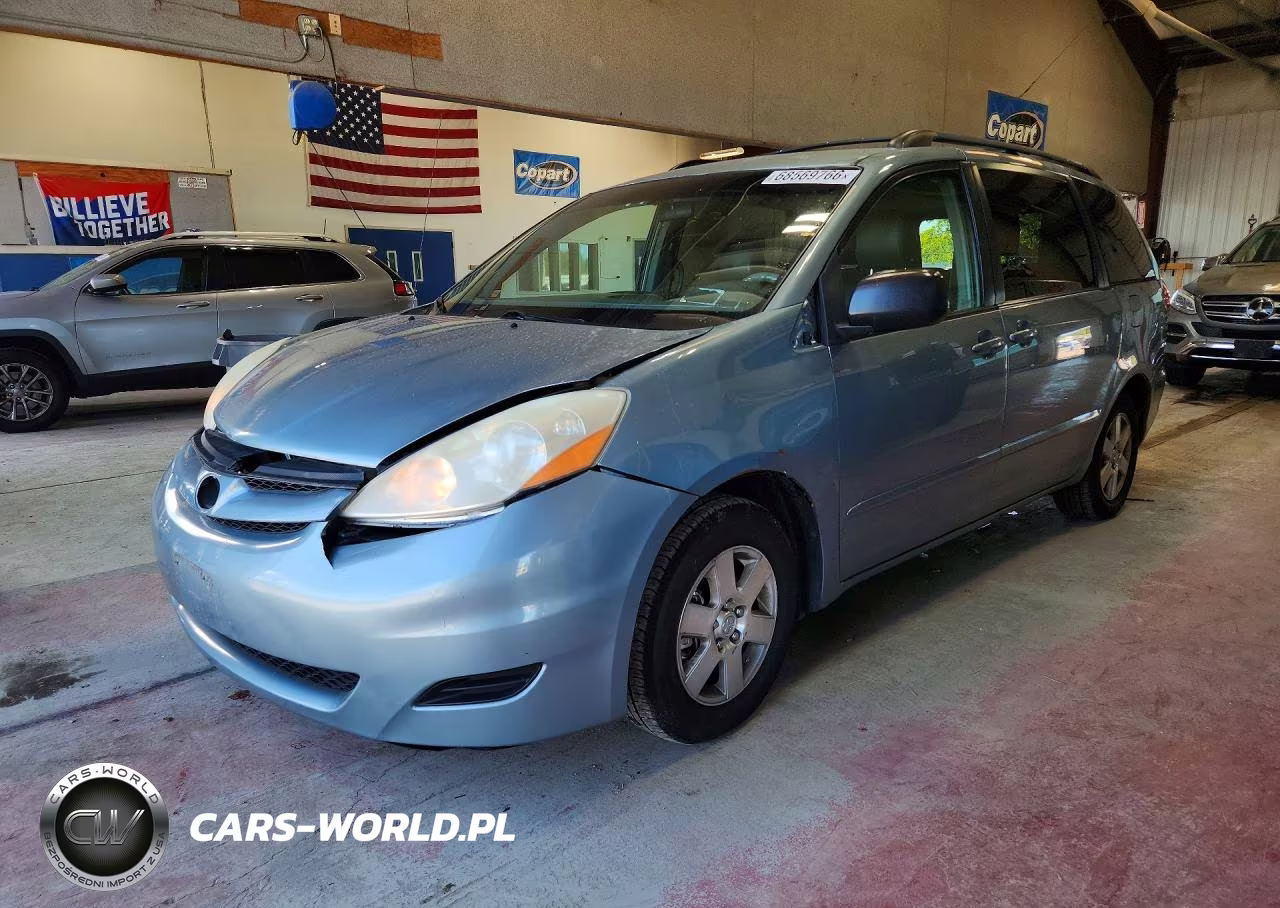 2009 Toyota Sienna Le 7-Passenger