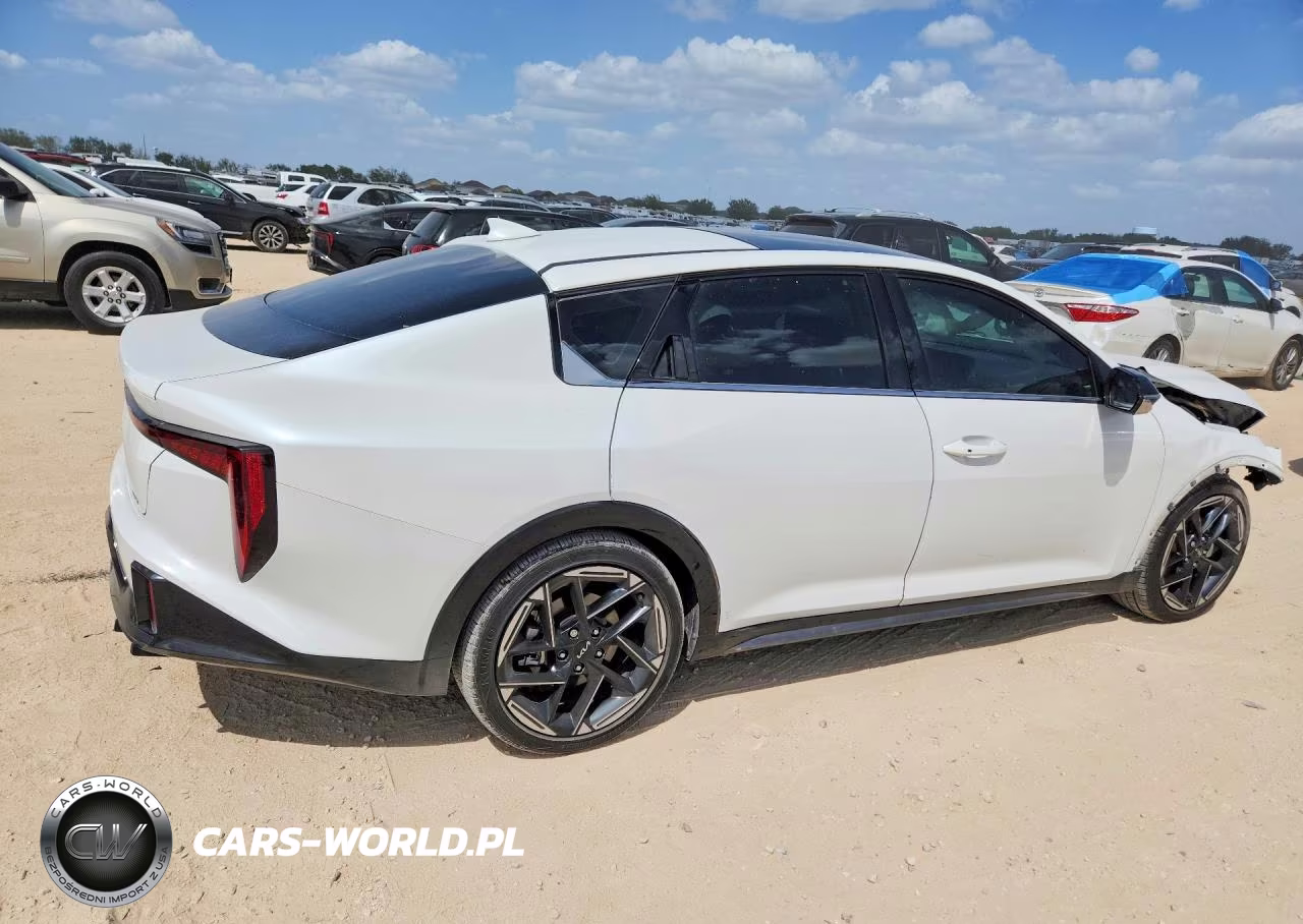 2025 Kia K4 Gt Line VIN:3KPFW4DEXSE052879 - 3