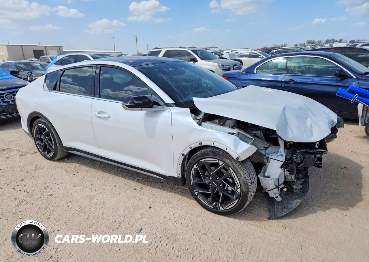 2025 Kia K4 Gt Line VIN:3KPFW4DEXSE052879 - 4
