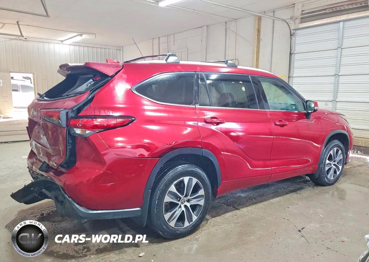 2022 Toyota Highlander Xle VIN:5TDHZRBH7NS170005 - 3