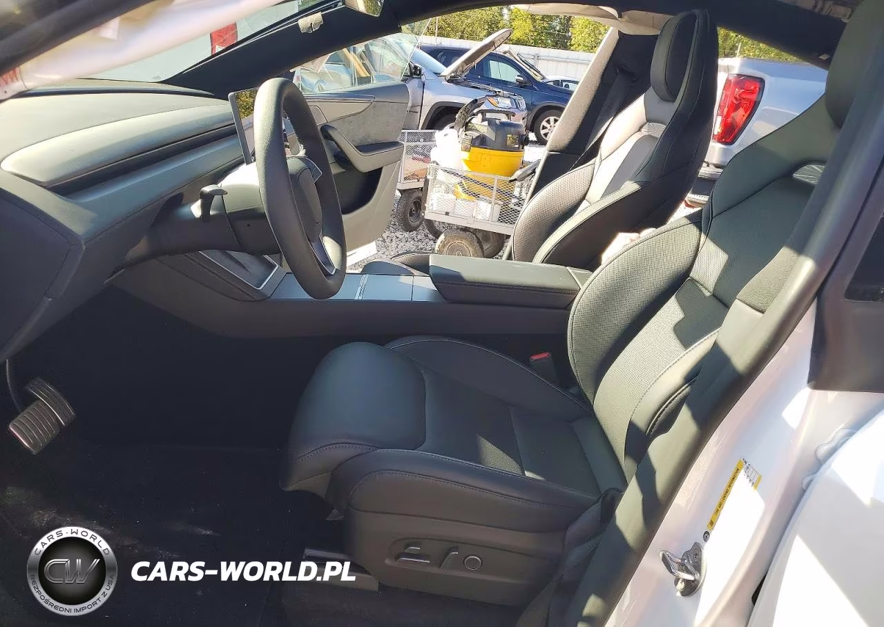 2026 Tesla Model Y VIN:7SAYGDET9TA711288 - 7