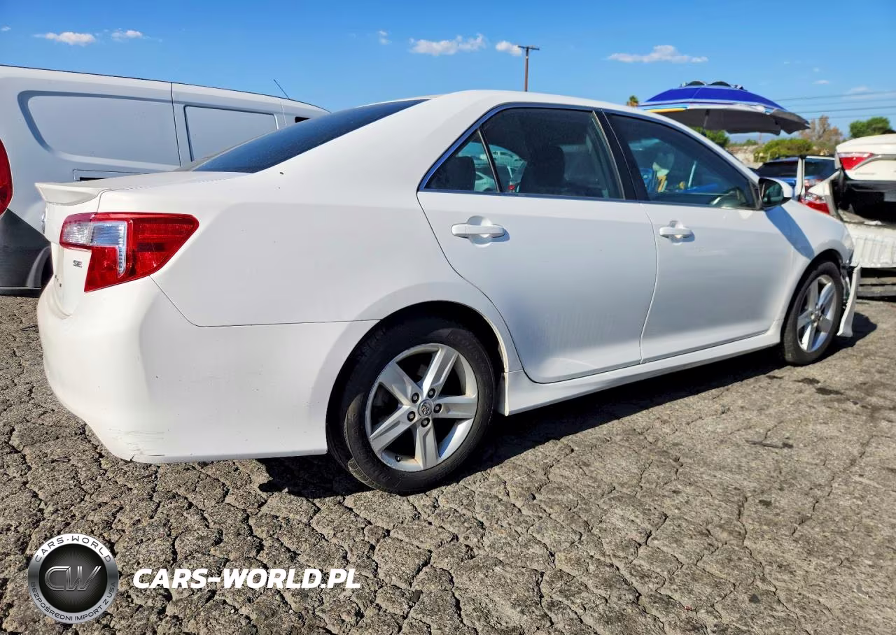 2013 Toyota Camry Se VIN:4T1BF1FK1DU697078 - 3