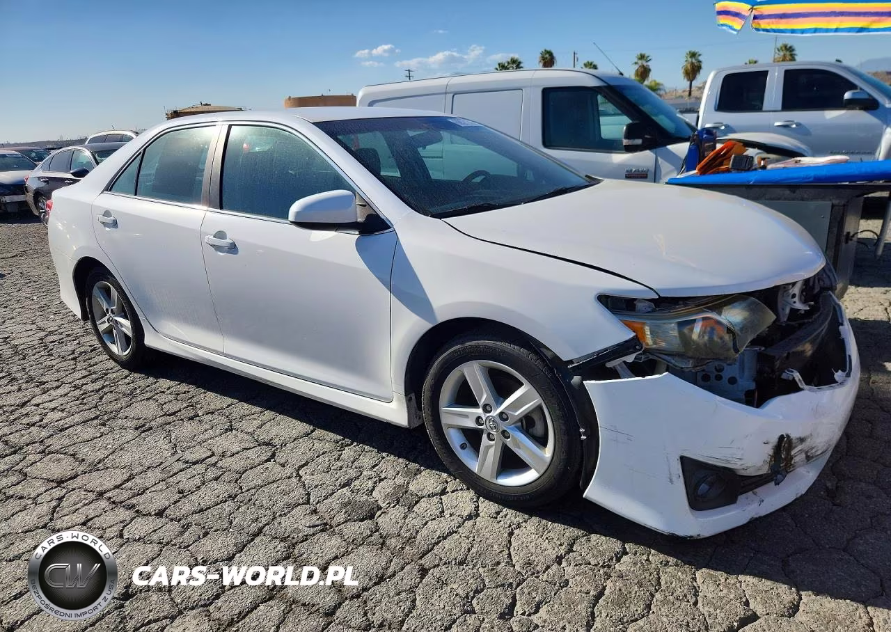 2013 Toyota Camry Se VIN:4T1BF1FK1DU697078 - 4