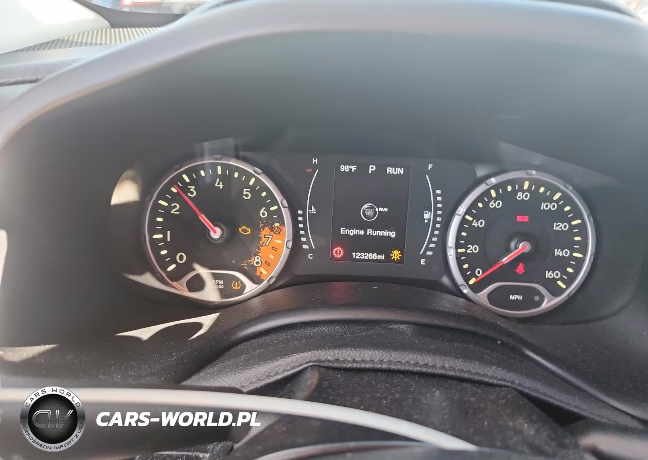 2017 Jeep Renegade Latitude VIN:ZACCJBBBXHPE84043 - 9