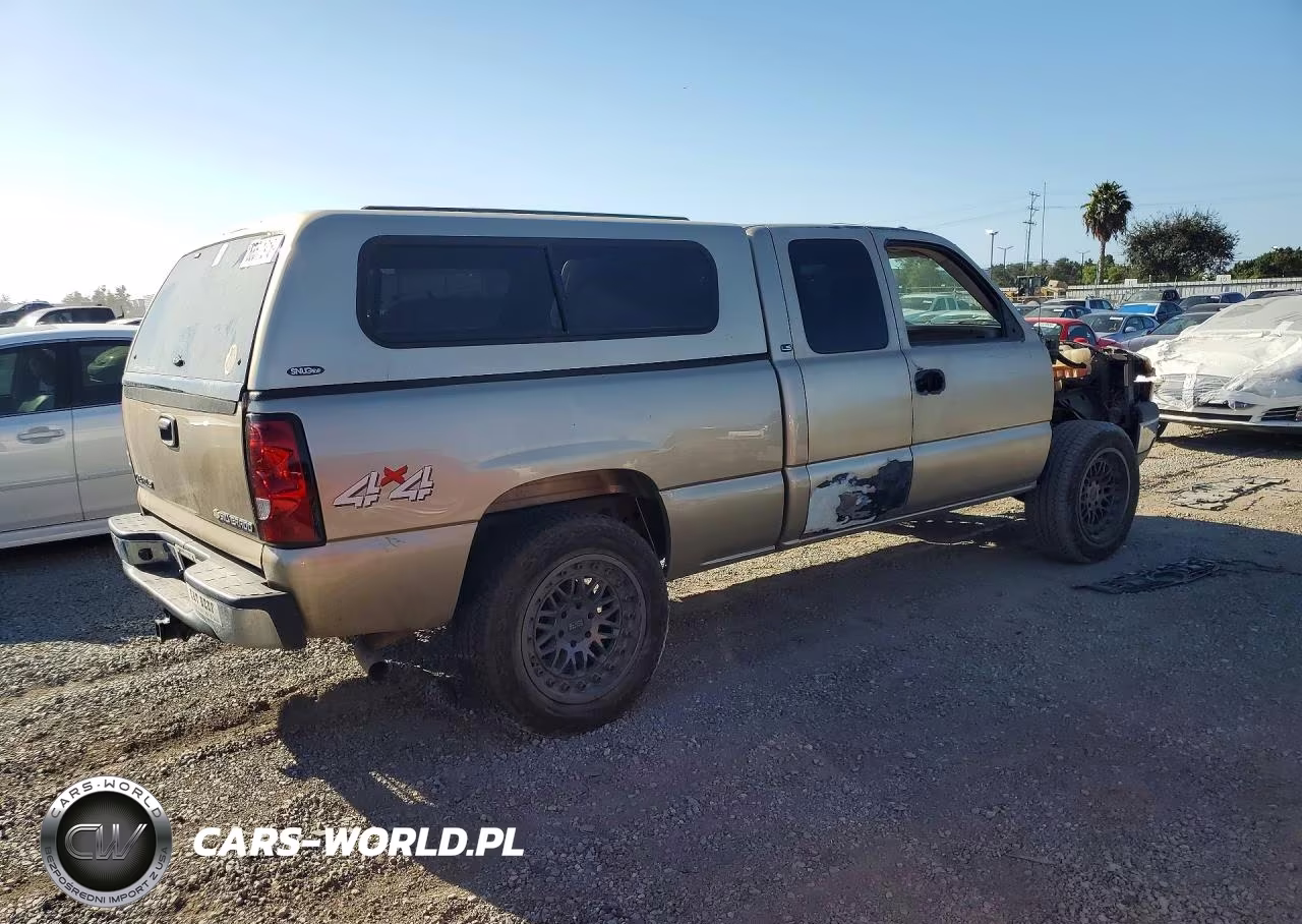 2004 Chevrolet Silverado K1500 VIN:2GCEK19T241271056 - 3