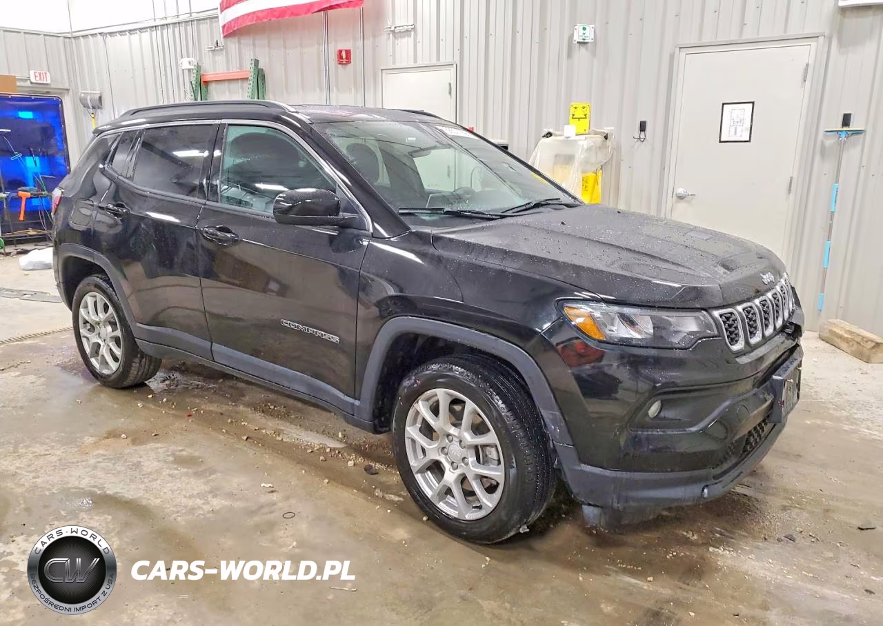 2024 Jeep Compass Latitude Lux VIN:3C4NJDFN1RT175483 - 4