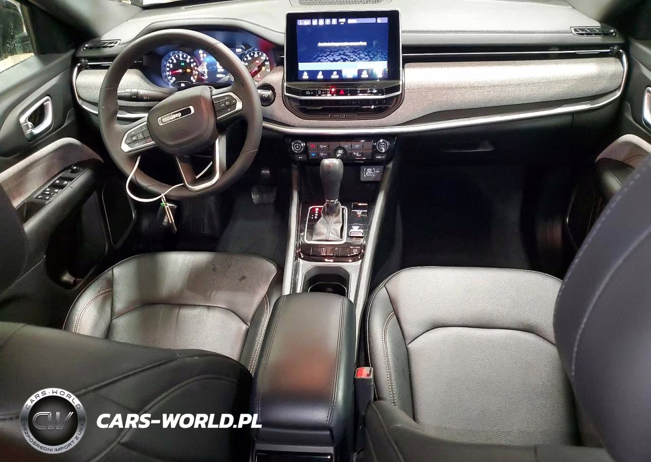 2024 Jeep Compass Latitude Lux VIN:3C4NJDFN1RT175483 - 8