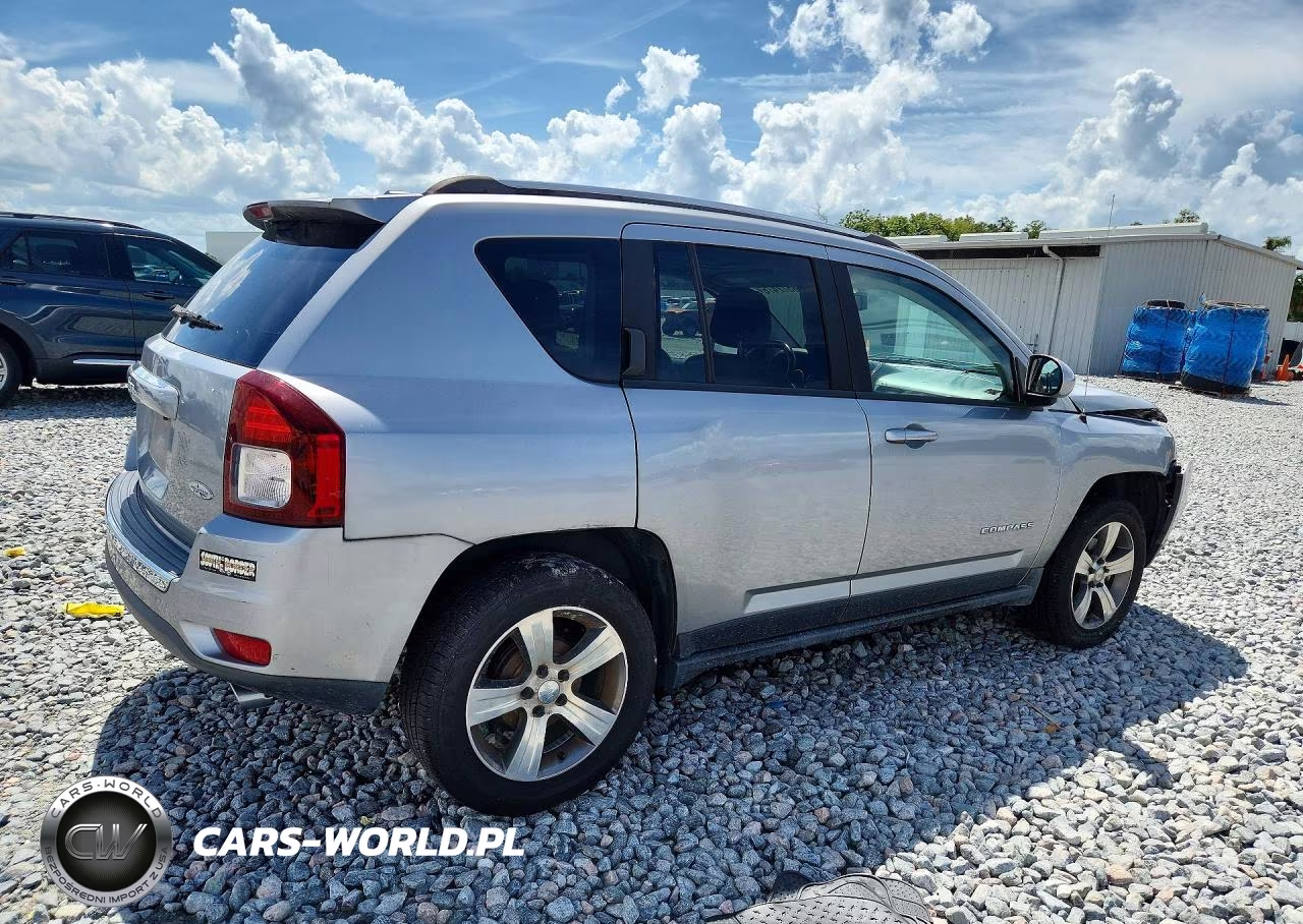 2016 Jeep Compass Latitude VIN:1C4NJCEA2GD735958 - 3