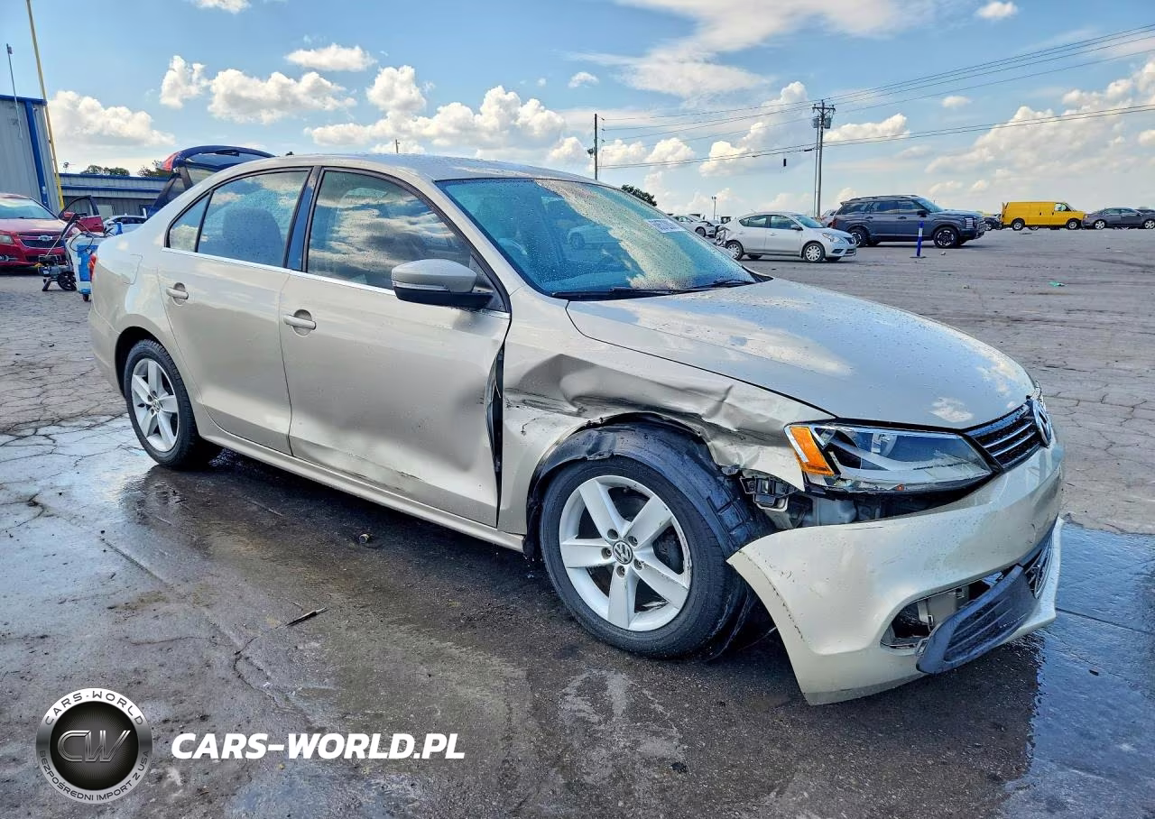 2013 Volkswagen Jetta Tdi VIN:3VWLL7AJ4DM232704 - 4