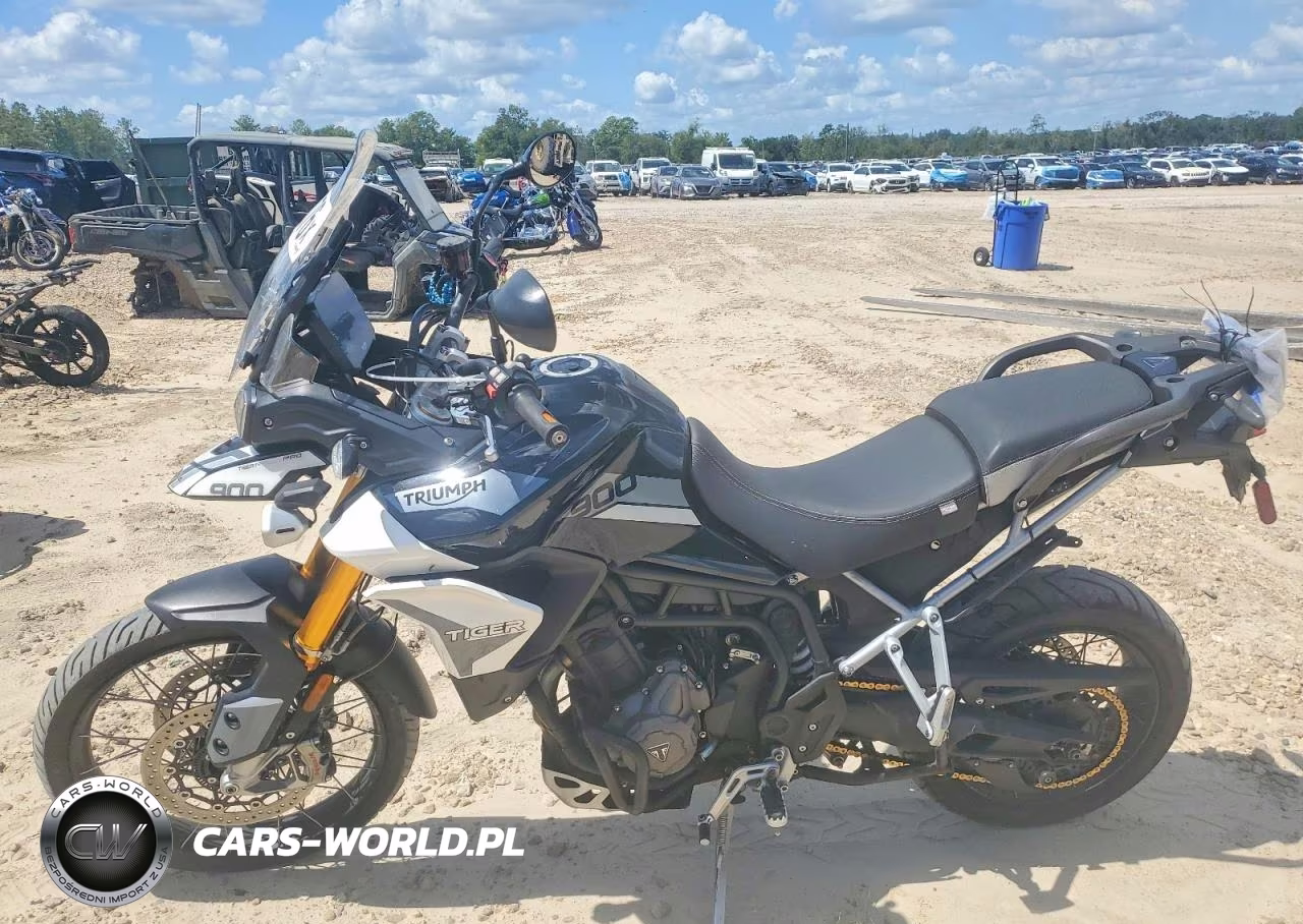 2020 Triumph Motorcycle Tiger 900 Rally VIN:SMTE63DFXLTAB3832 - 3