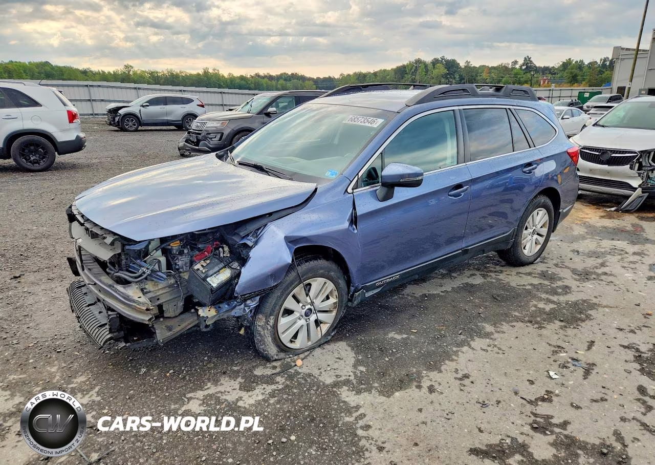 2018 Subaru Outback 2.5I Premium VIN:4S4BSAFC0J3300353 - 1
