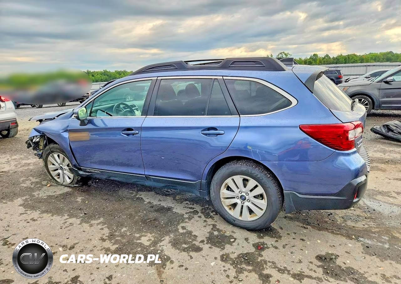 2018 Subaru Outback 2.5I Premium VIN:4S4BSAFC0J3300353 - 2