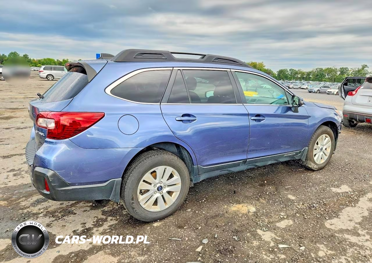 2018 Subaru Outback 2.5I Premium VIN:4S4BSAFC0J3300353 - 3