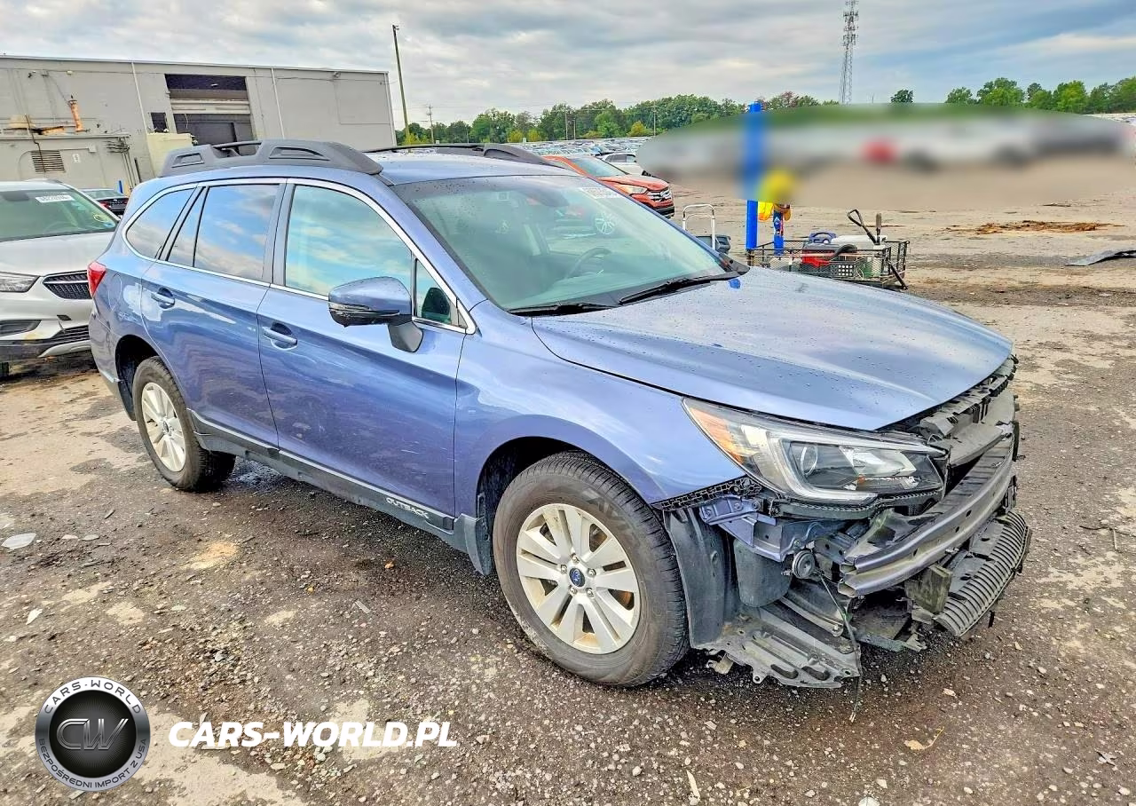 2018 Subaru Outback 2.5I Premium VIN:4S4BSAFC0J3300353 - 4