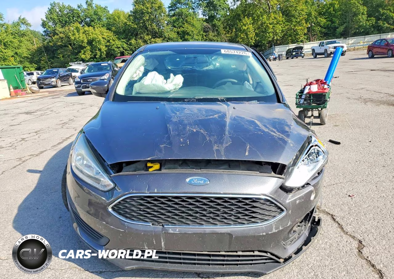 2016 Ford Focus Se VIN:1FADP3K20GL377858 - 5