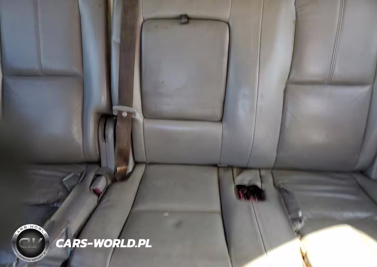 2007 Chevrolet Suburban C1500 VIN:1GNFC16J07R212711 - 10