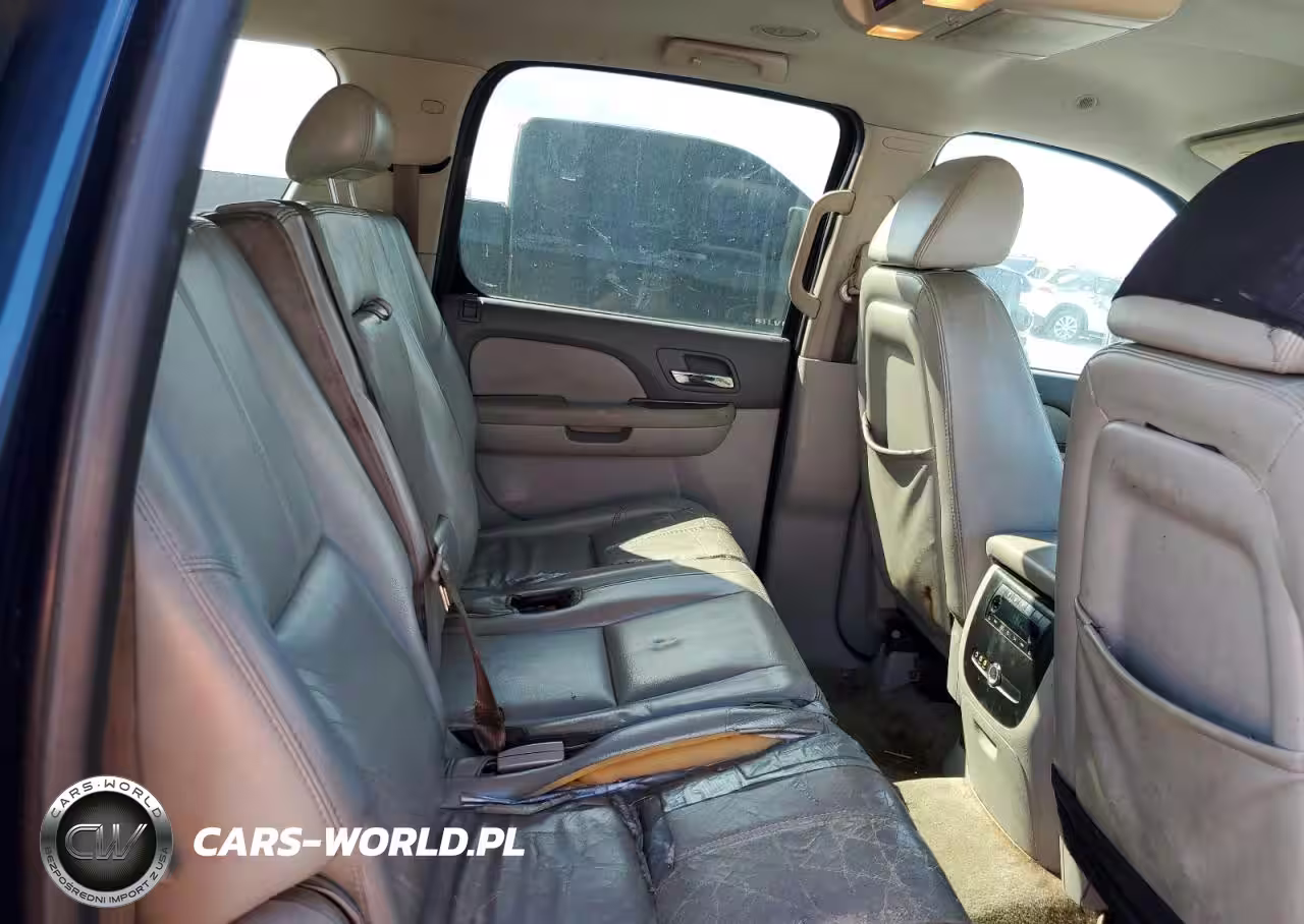 2007 Chevrolet Suburban C1500 VIN:1GNFC16J07R212711 - 11