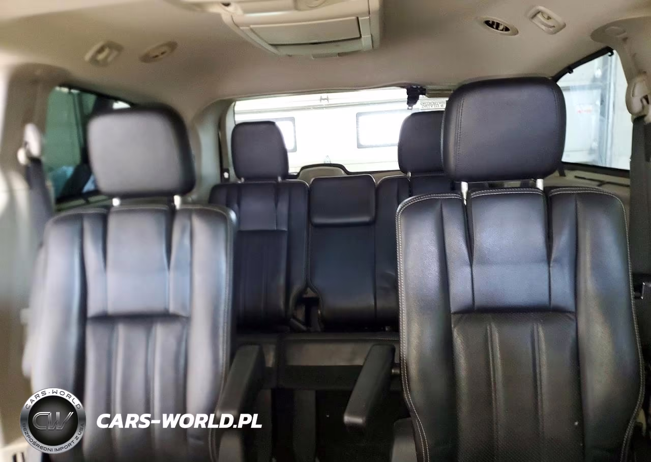 2011 Chrysler Town & Country Touring L VIN:2A4RR8DG7BR759265 - 10