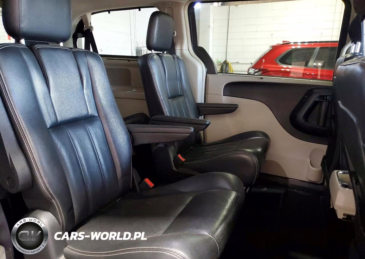 2011 Chrysler Town & Country Touring L VIN:2A4RR8DG7BR759265 - 11