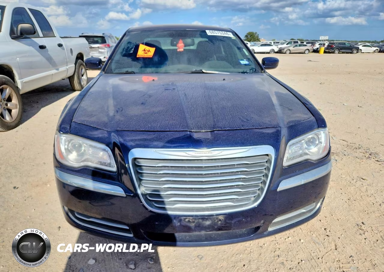 2014 Chrysler 300 VIN:2C3CCAAG4EH375919 - 5