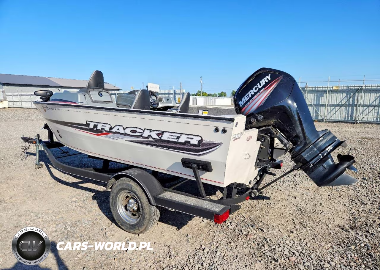 2018 Tracker Boat VIN:UFBUJ74142B818 - 3