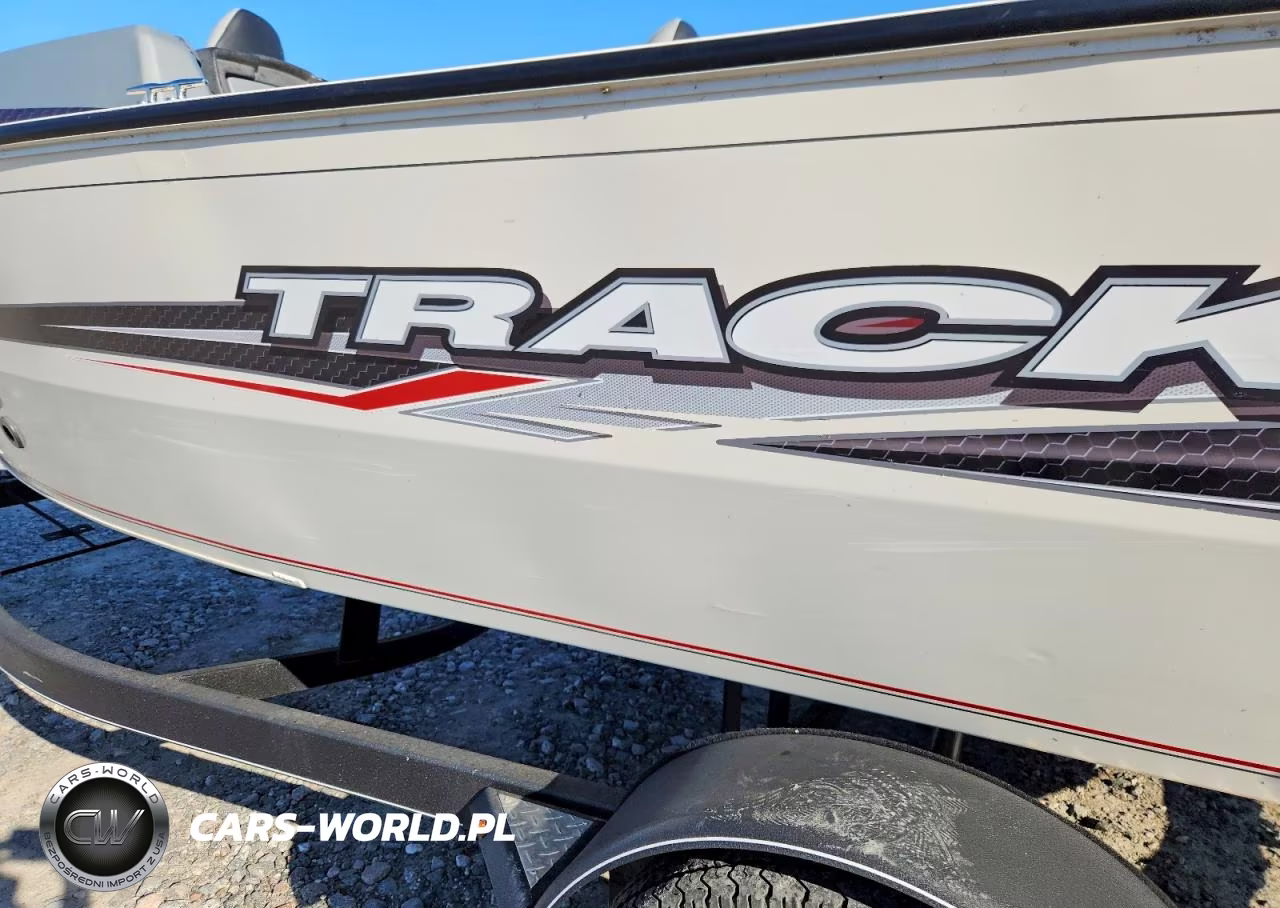 2018 Tracker Boat VIN:UFBUJ74142B818 - 9