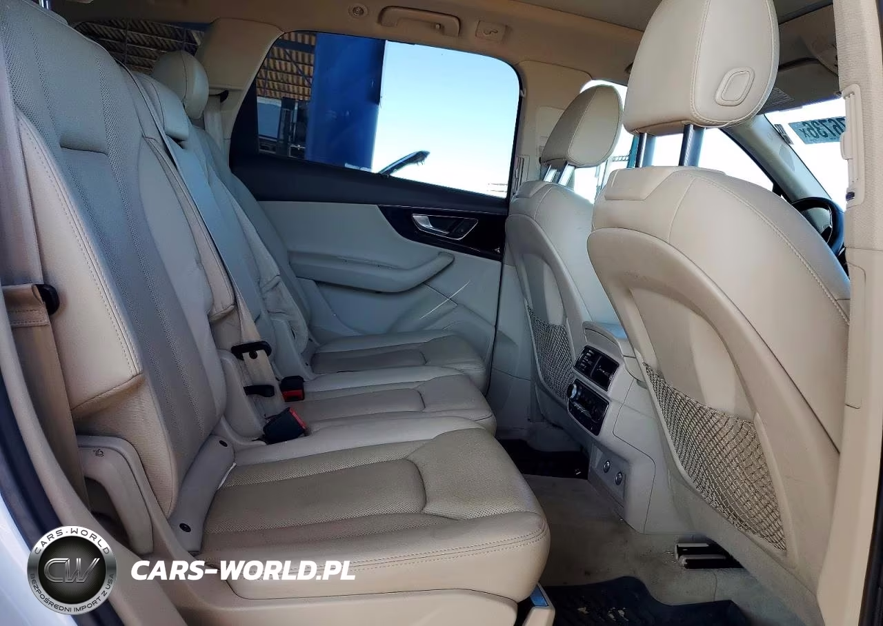 2019 Audi Q7 Premium Plus VIN:WA1LAAF76KD021560 - 11