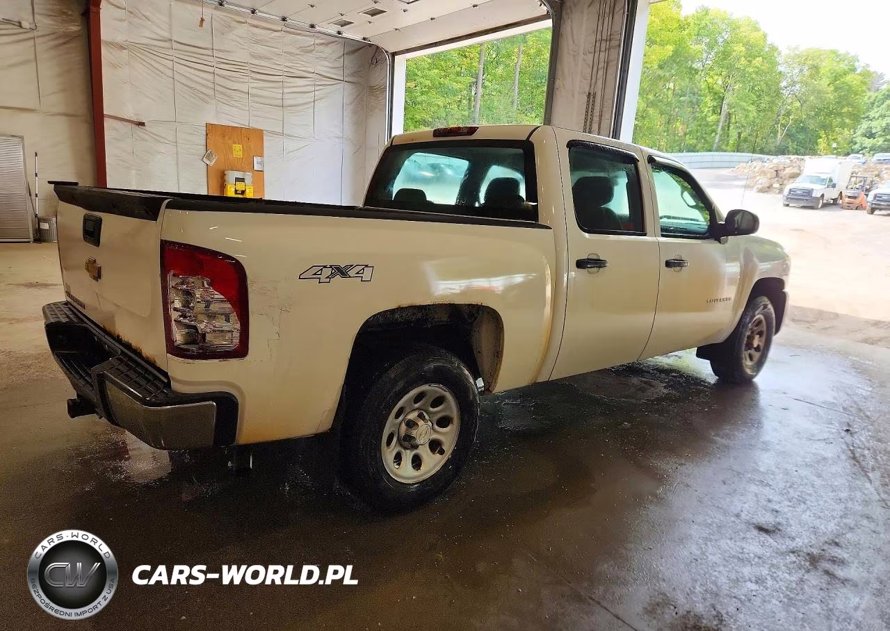 2013 Chevrolet Silverado K1500 VIN:3GCPKPEA5DG239497 - 3