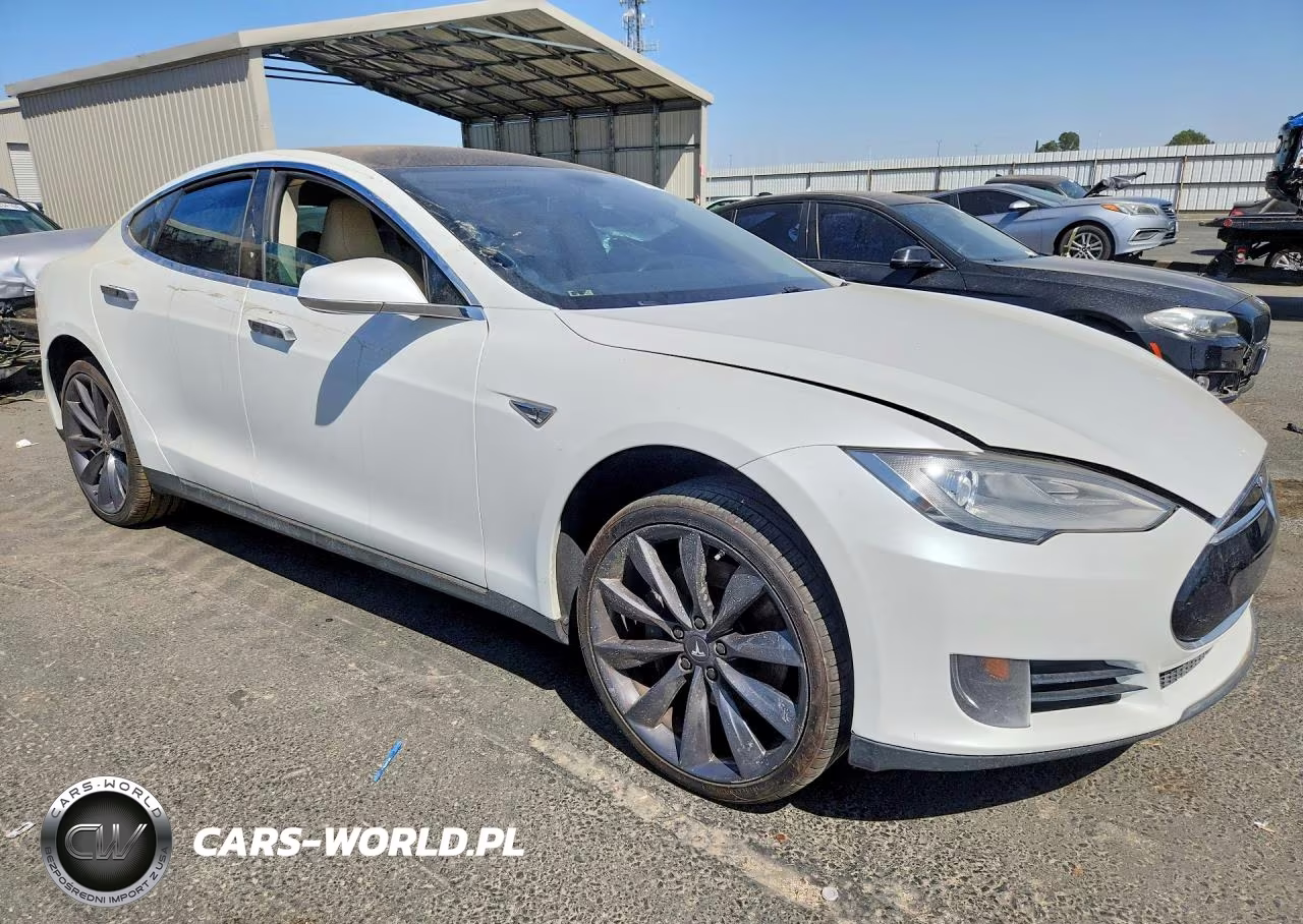 2013 Tesla Model S VIN:5YJSA1CN9DFP23016 - 4