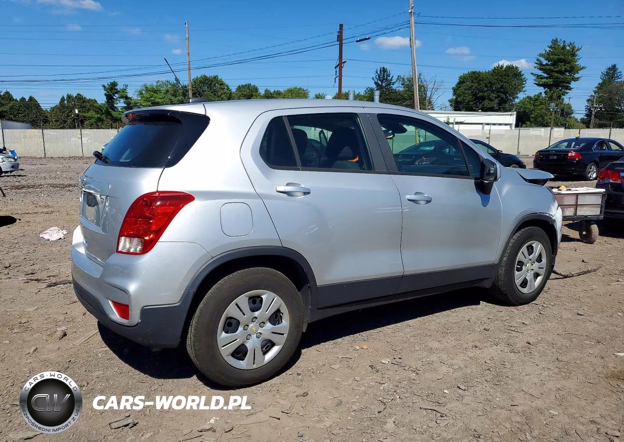 2018 Chevrolet Trax Ls VIN:KL7CJKSB7JB577390 - 3