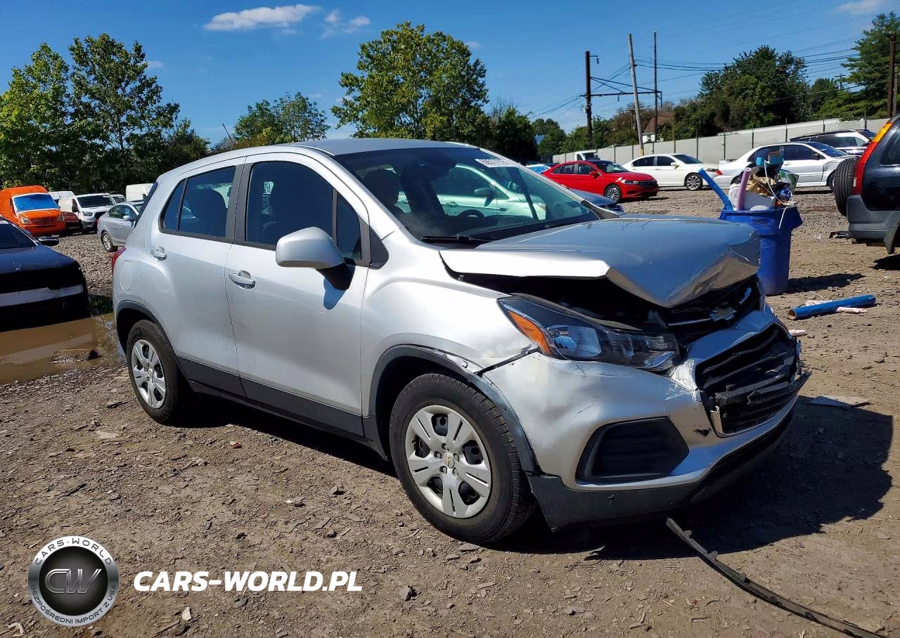 2018 Chevrolet Trax Ls VIN:KL7CJKSB7JB577390 - 4