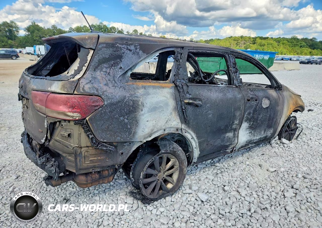2018 Kia Sorento L VIN:5XYPG4A3XJG404641 - 3