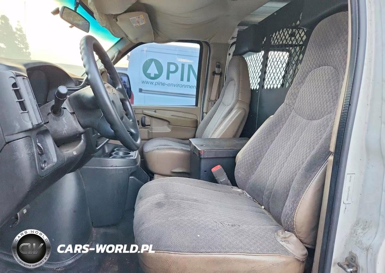 2005 Chevrolet Express G2500 Delivery Van VIN:1GCGG25V251256975 - 7