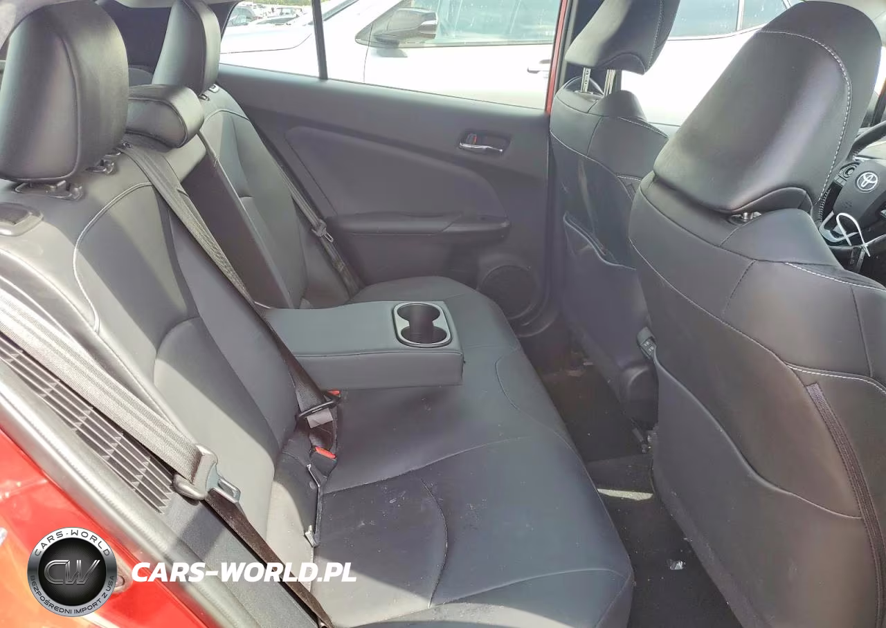 2021 Toyota Prius Prime Limited VIN:JTDKAMFP9M3188703 - 10
