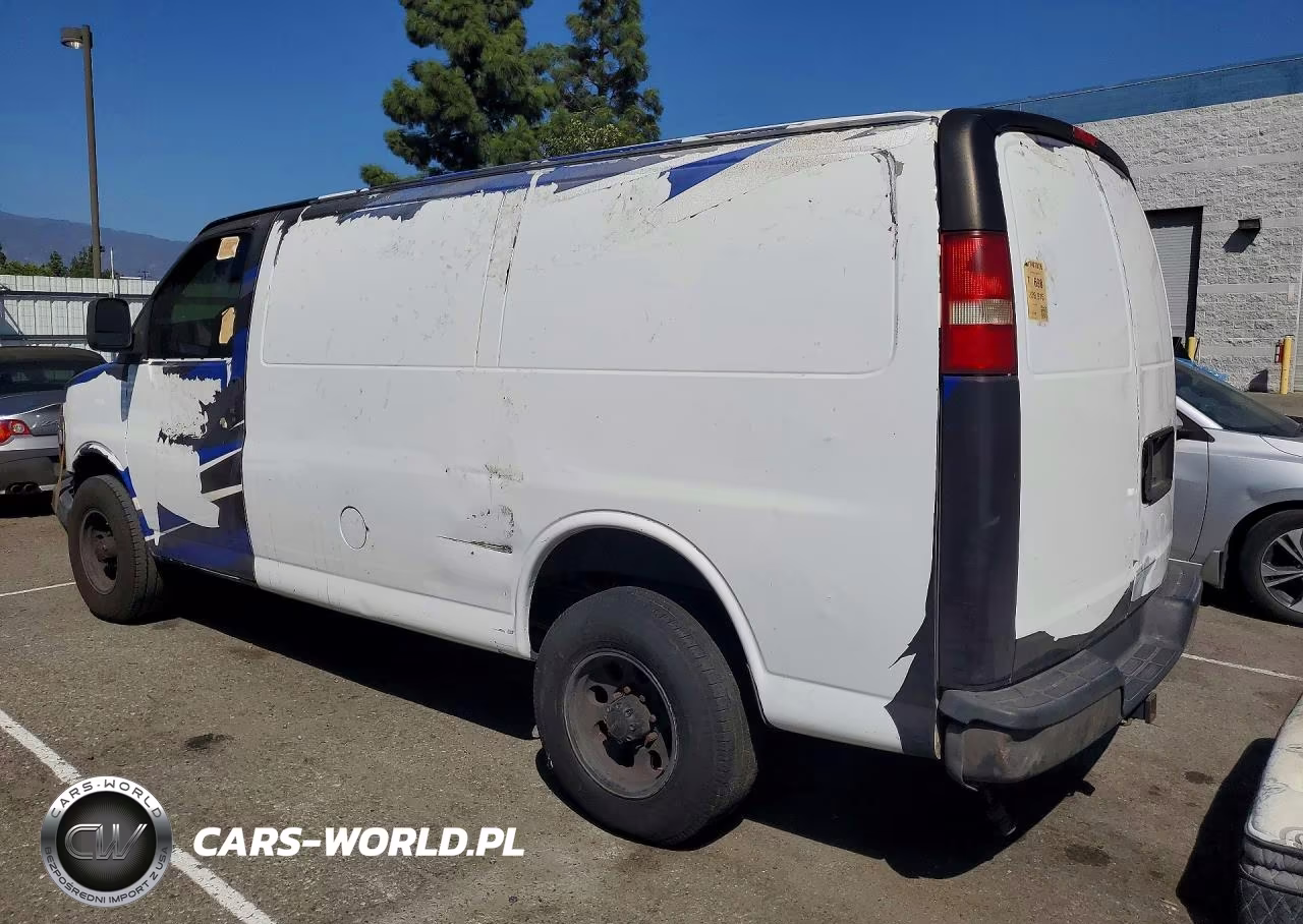 2011 Chevrolet Express G2500 Delivery Van VIN:1GCWGFBA8B1181098 - 2
