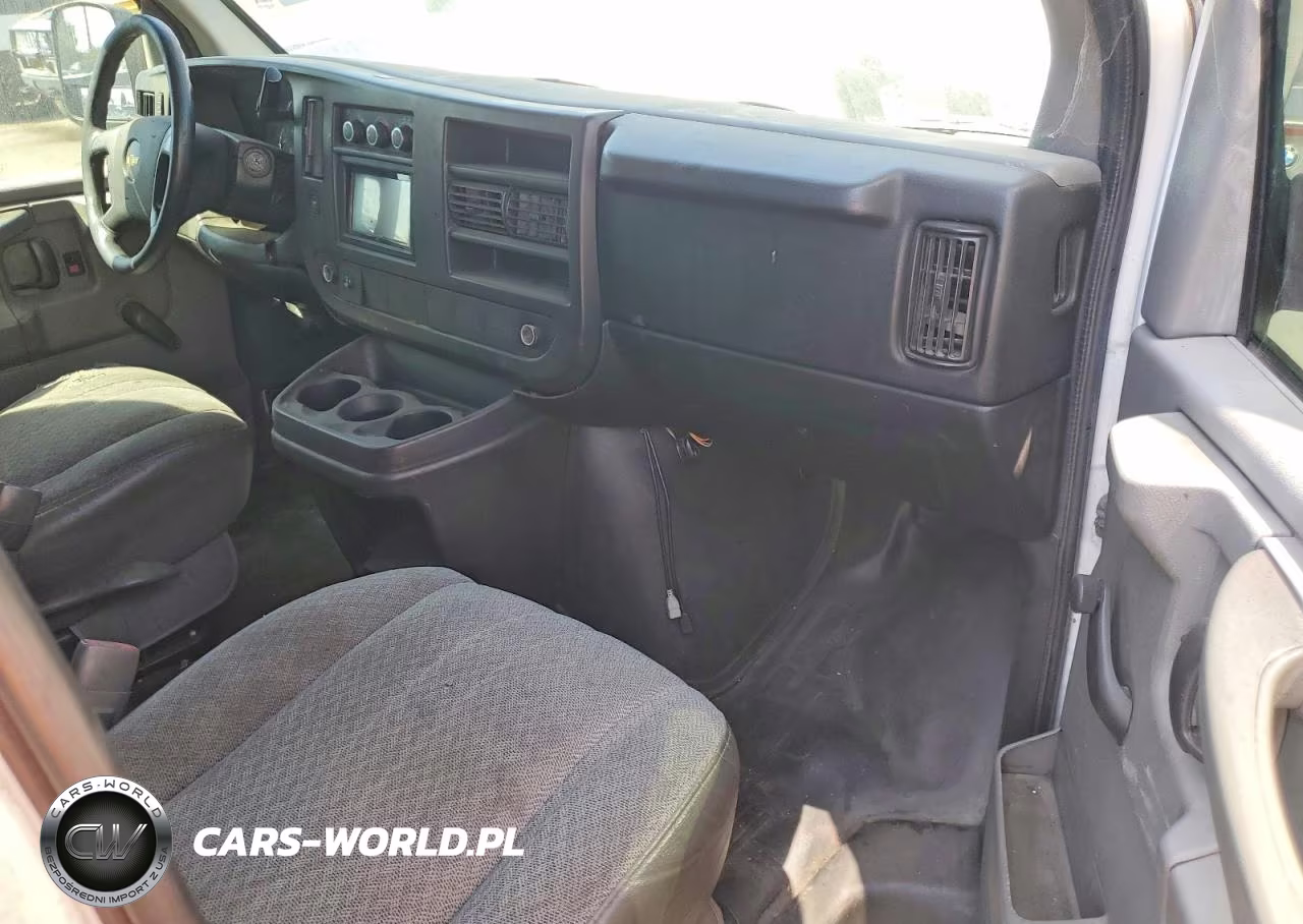 2011 Chevrolet Express G2500 Delivery Van VIN:1GCWGFBA8B1181098 - 8