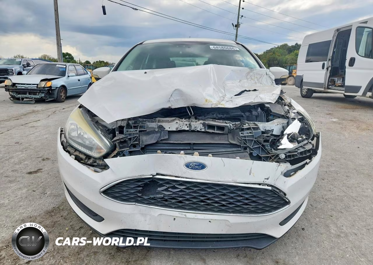 2016 Ford Focus Se VIN:1FADP3K22GL310842 - 5
